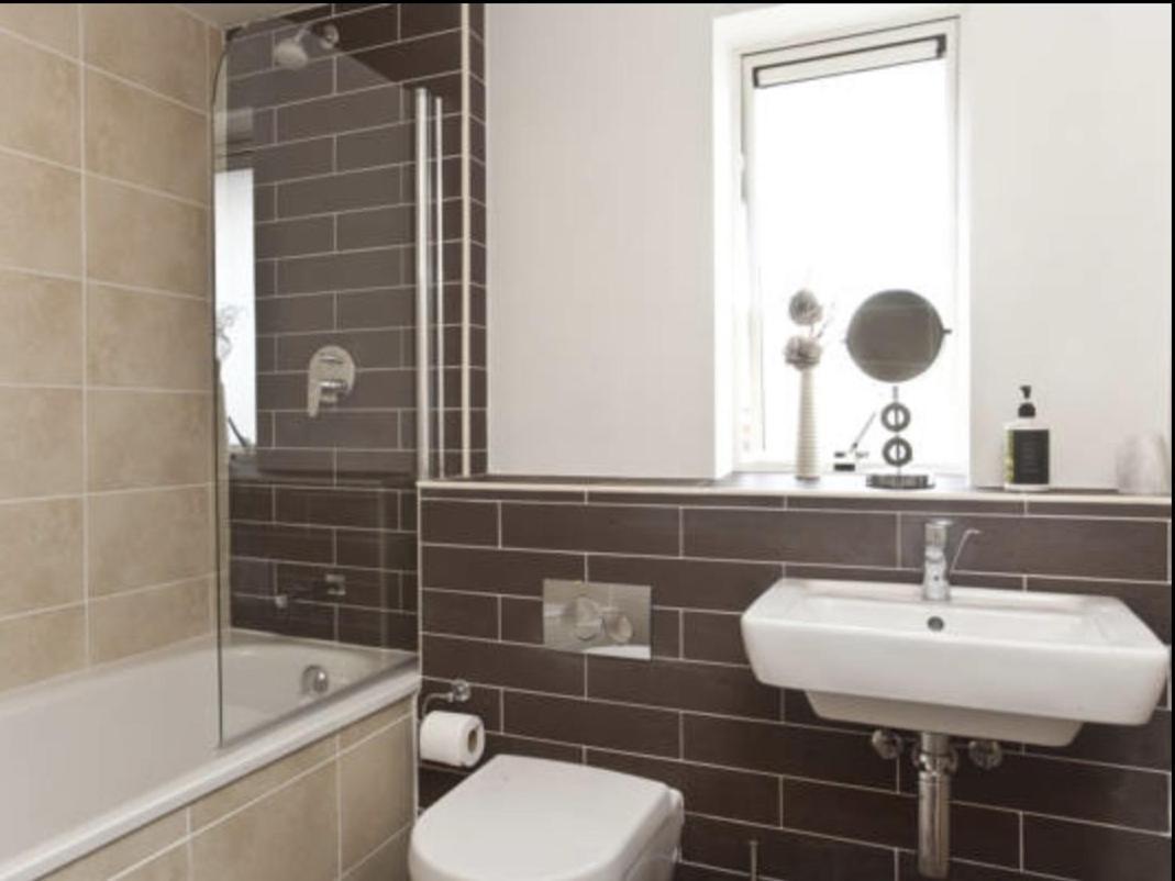 Churchill Two Bedroom Apartments With Free Parking And The Minster View * York