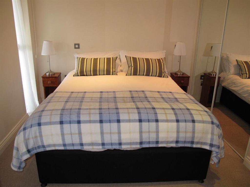 Churchill Two Bedroom Apartments With Free Parking And The Minster View * York