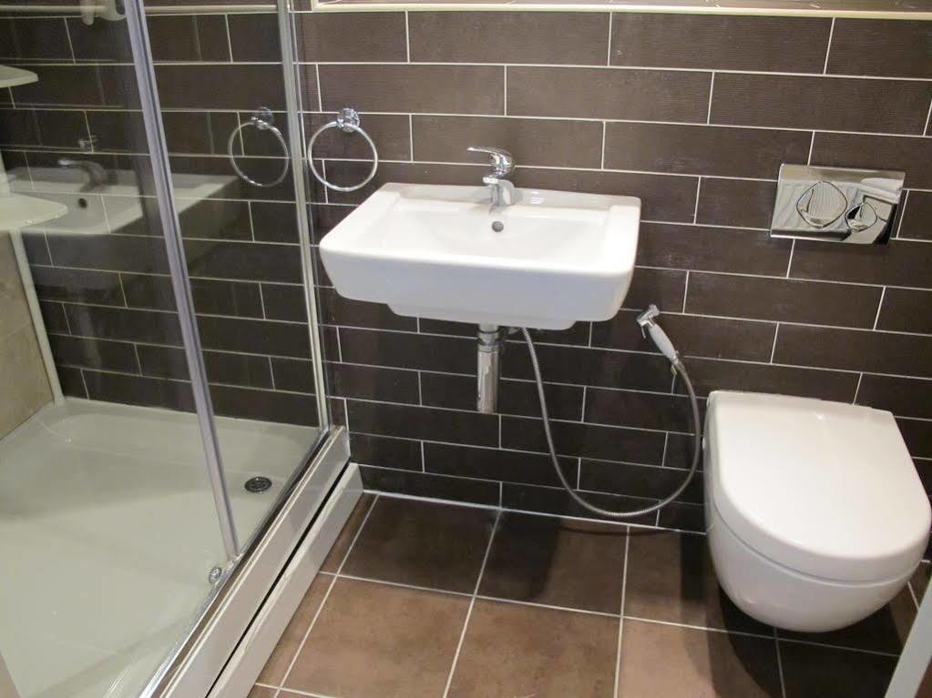 Churchill Two Bedroom Apartments With Free Parking And The Minster View Apartment *